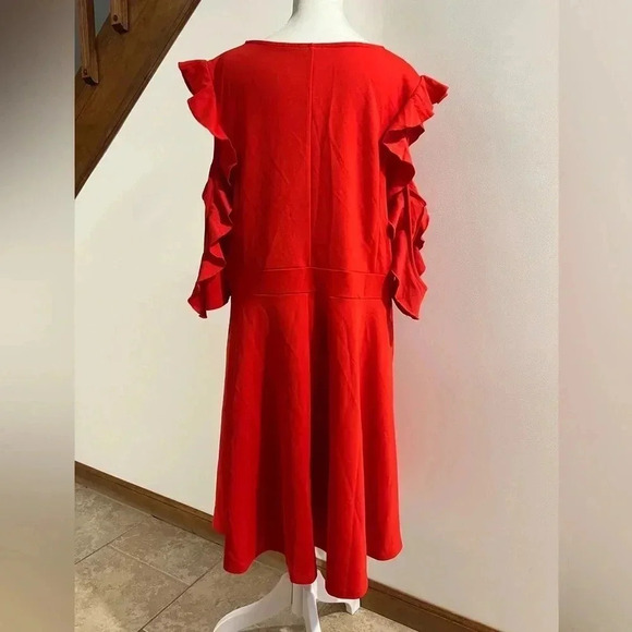 Venus cold shoulder with a ruffle, a-line. Size: XL - Picture 11 of 15